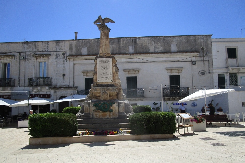 Oorlogsmonument Carovigno #1