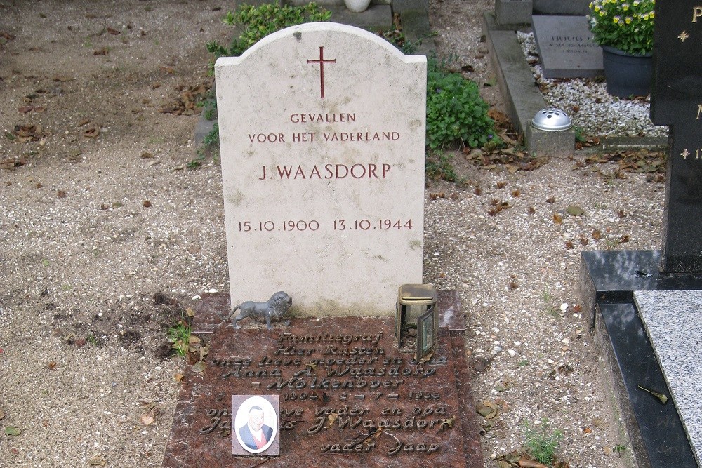 Nederlandse Oorlogsgraven Rooms Katholieke Begraafplaats Lisse #2