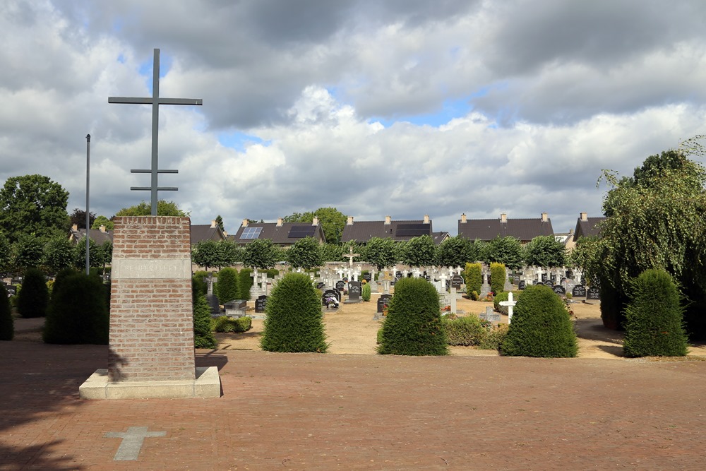 Grave Civilian Casualty Roman Catholic Churchyard Leende #2