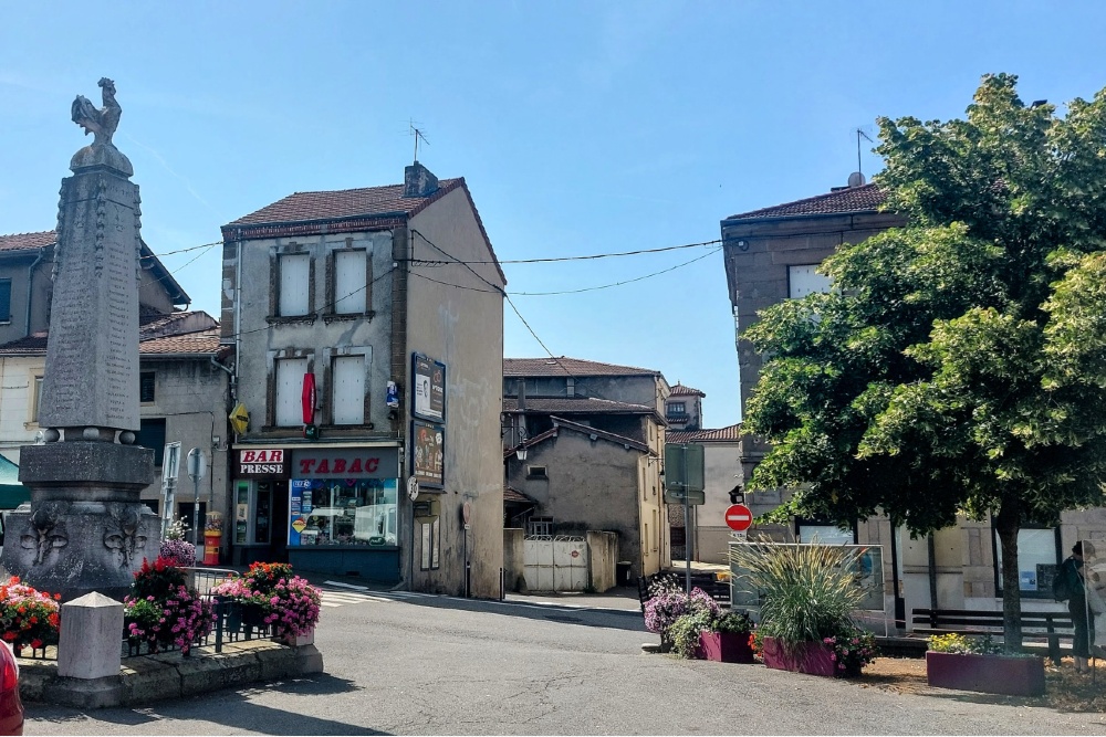 Oorlogsmonument Saint-Héand #1