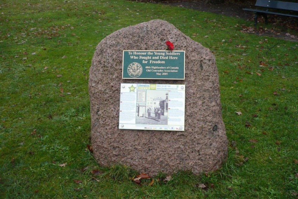 Liberation Route Marker 057: De Man met Twee Hoeden #4