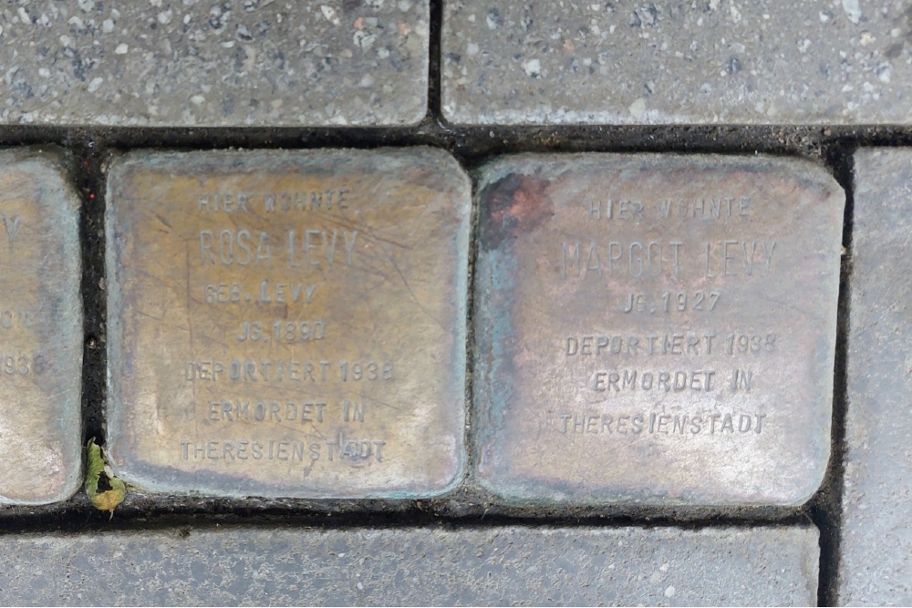 Stumbling Stones Engerserstraße Str. / Mittelstraße #2