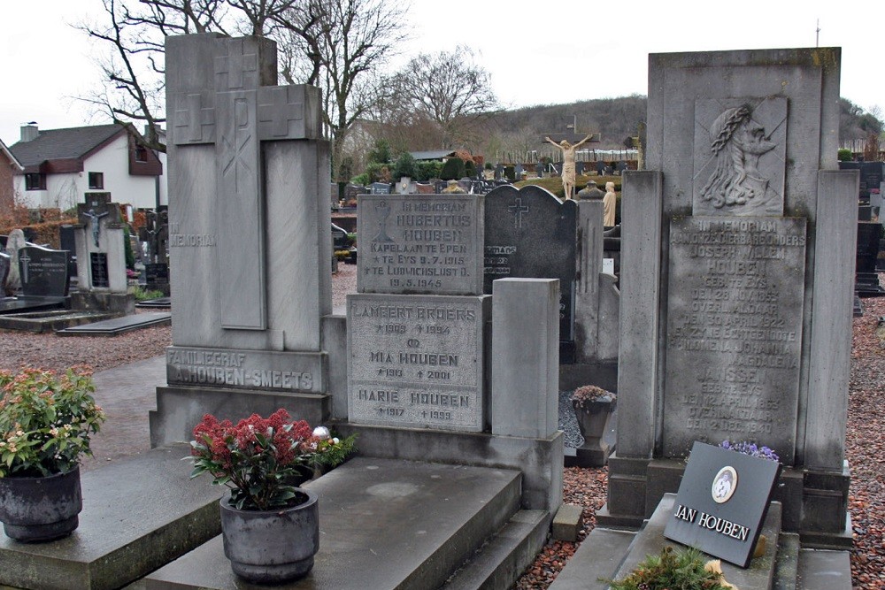 Dutch War Grave Roman Catholic Cemetery Eys #1