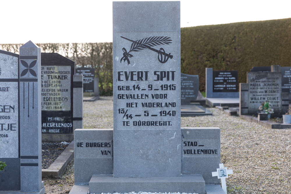 Dutch War Grave Vollenhove #2