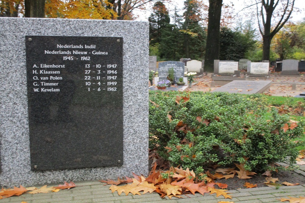 Oorlogsmonument Gemeentelijke Begraafplaats Oostergaarde Harderwijk #4
