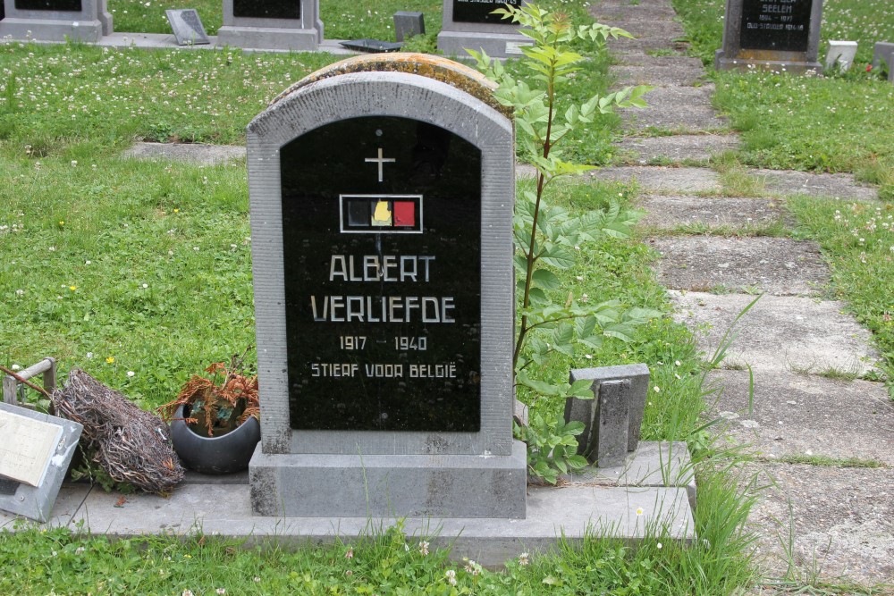 Field of Honour Sint-Lievens-Houtem Churchyard #5