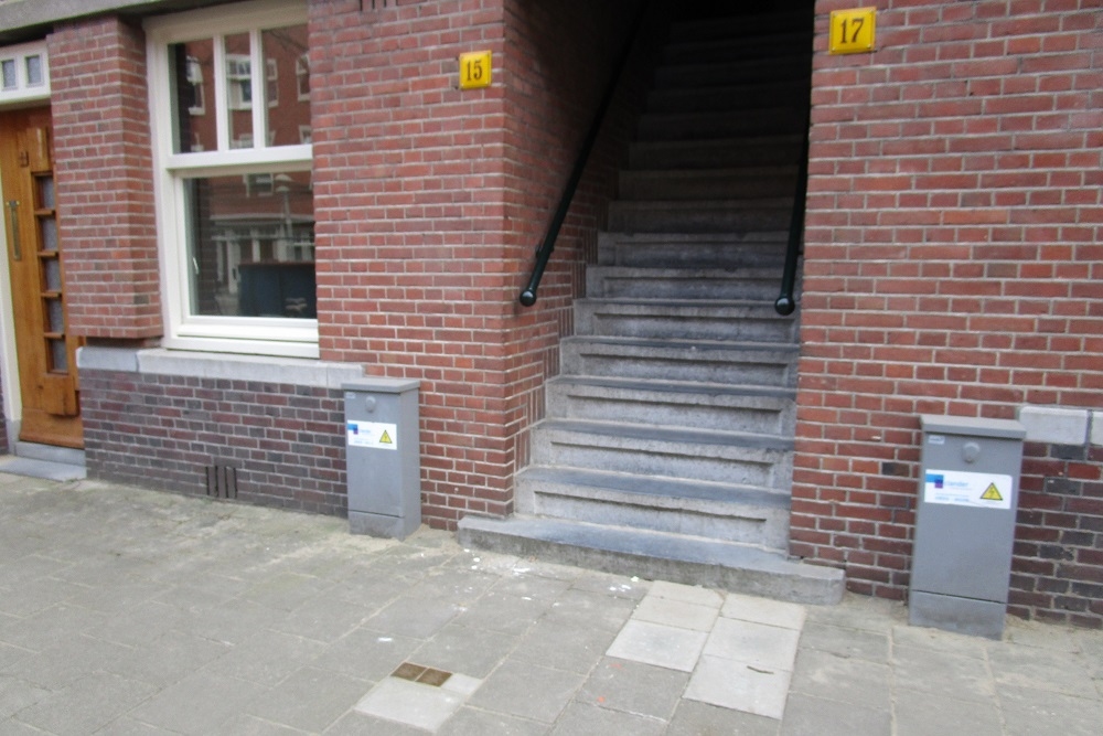 Stumbling Stones Roerstraat 15 #4