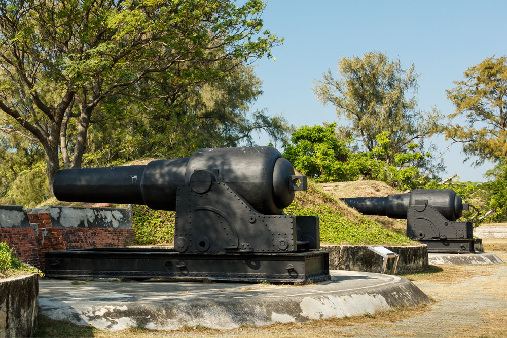 Eternal Golden Castle / Uhrkuenshen Battery