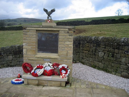 Monument Wellington Mk XI Bommenwerper Low Bradley #1