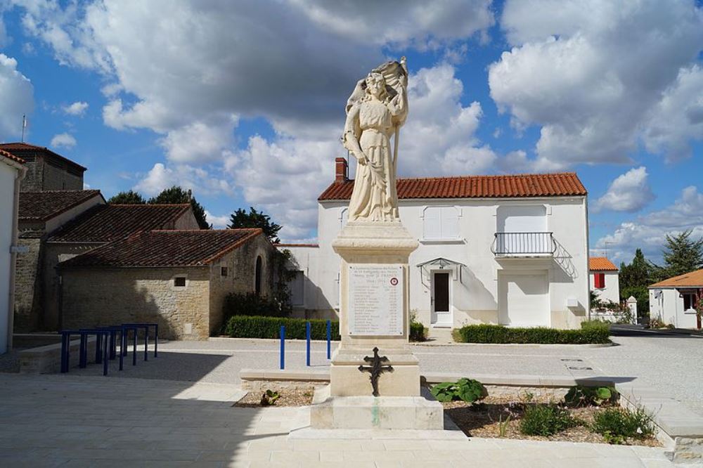 Oorlogsmonument Sainte-Radgonde-des-Noyers #1