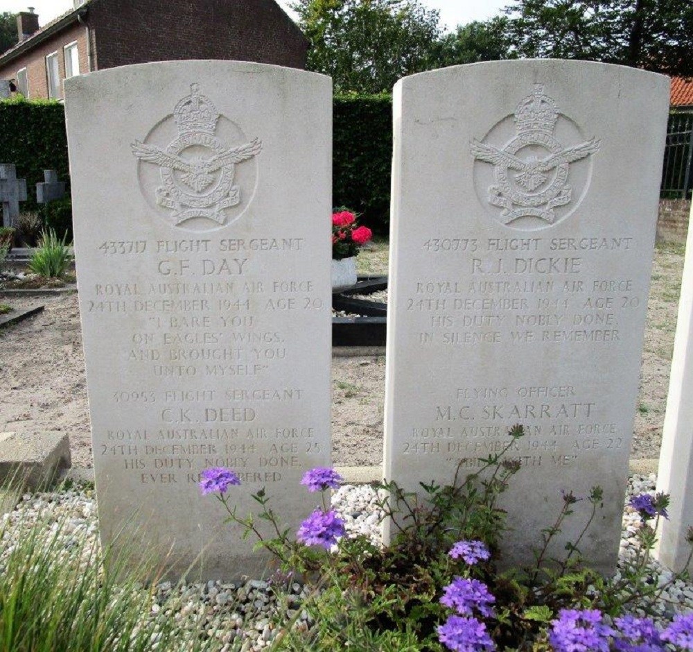 Commonwealth War Graves Roman Catholic Churchyard Oostelbeers #4