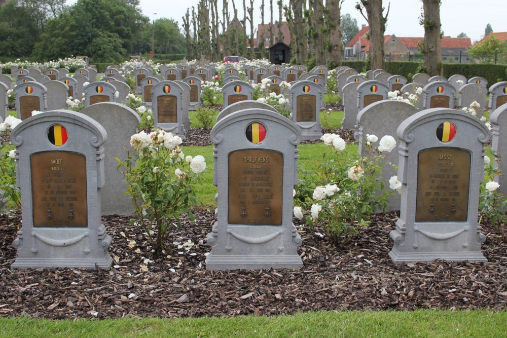 Belgische Oorlogsbegraafplaats Steenkerke #4