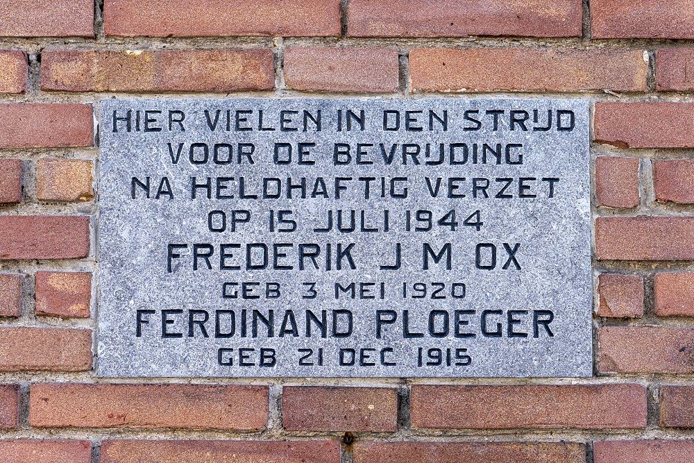 Gedenkteken Frederik J.M. Ox en Ferdinand Ploeger #1