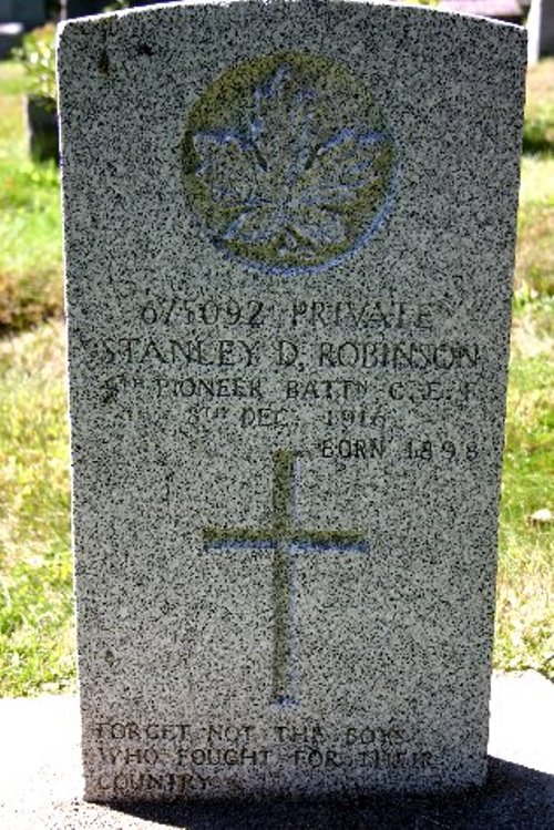 Commonwealth War Grave Evergreen Cemetery