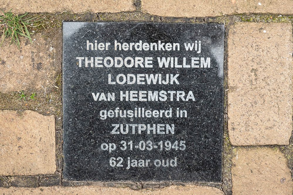Herdenkingssteen Regentesselaan 2 #1
