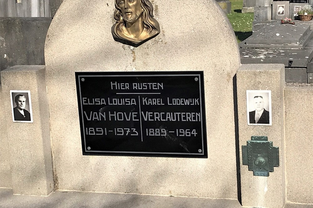 Belgian Graves Veterans Nieuwkerken-Waas #1