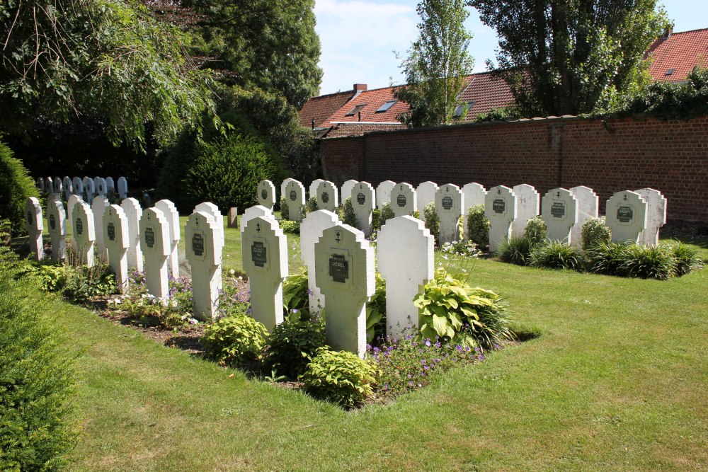 Belgische Oorlogsgraven Roeselare #3