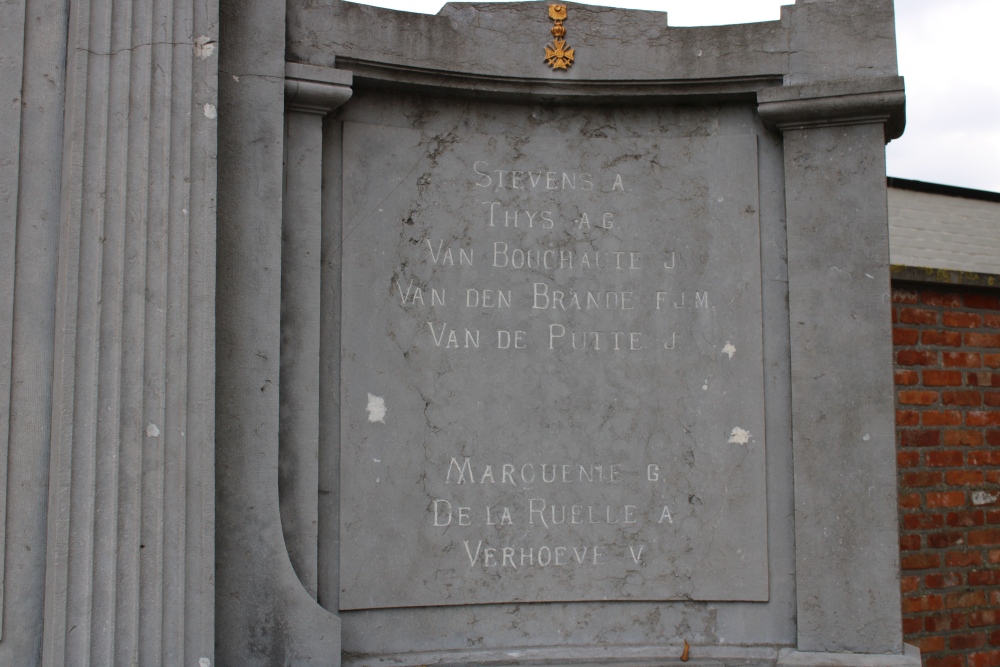 Oorlogsmonument Wachtebeke #4