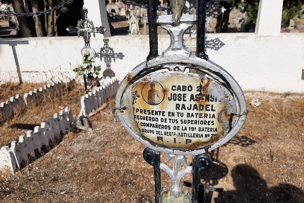 Spanisch Graves Cementerio de Torrero #2