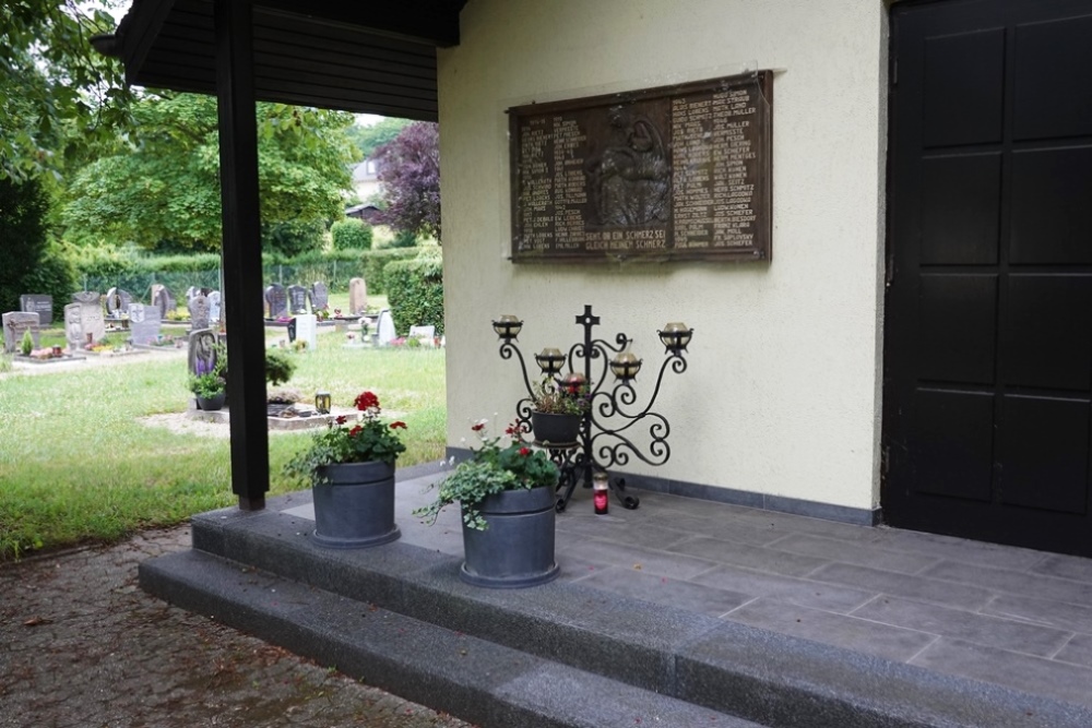 War Memorial Kinderbeuern #1