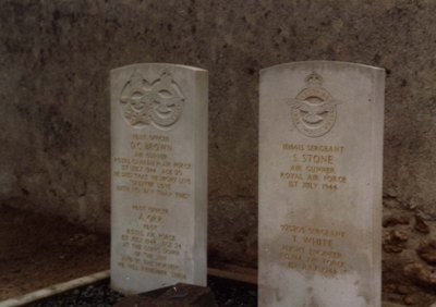 Oorlogsgraven van het Gemenebest Theillay #1