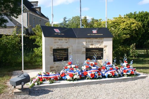 Monument 82 A/B Division en 90th Infantry Division #2