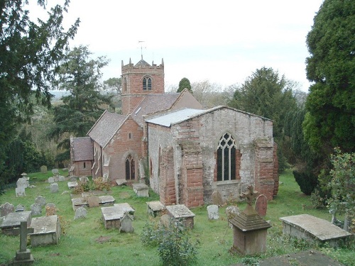 Commonwealth War Graves St Mary Magdalene Churchyard