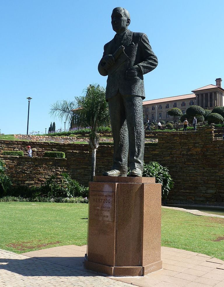 Statue of General James Barry Munnik Hertzog