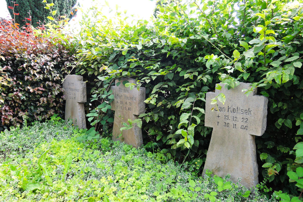 War Cemetery Kapellen #3