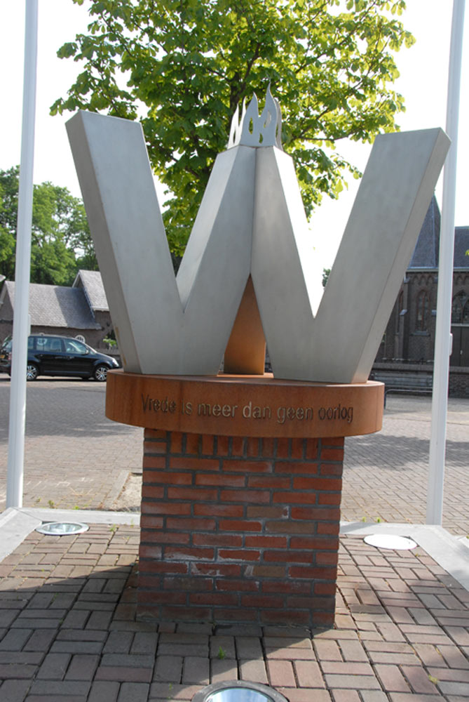 War Memorial Schaijk #2