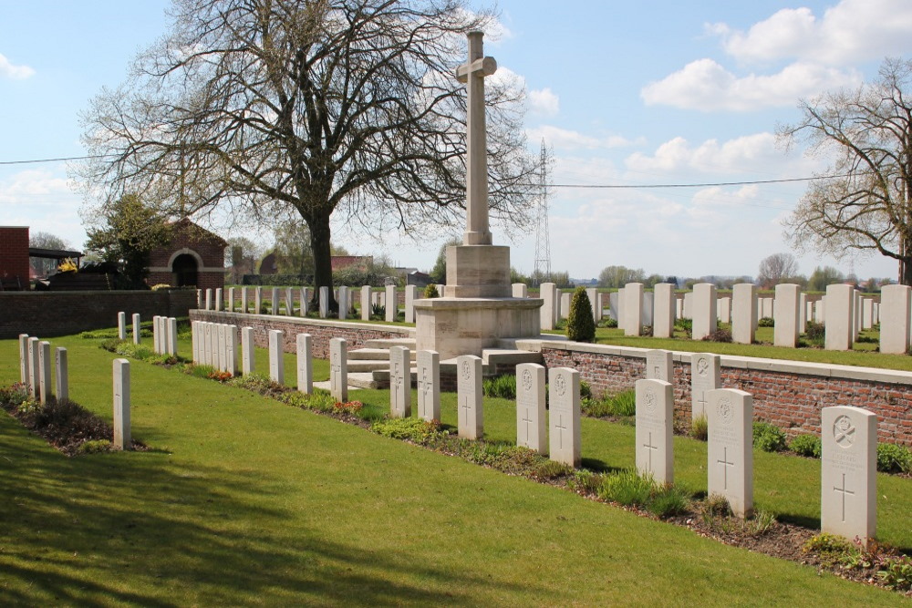 Commonwealth War Cemetery Belgian Battery Corner #5