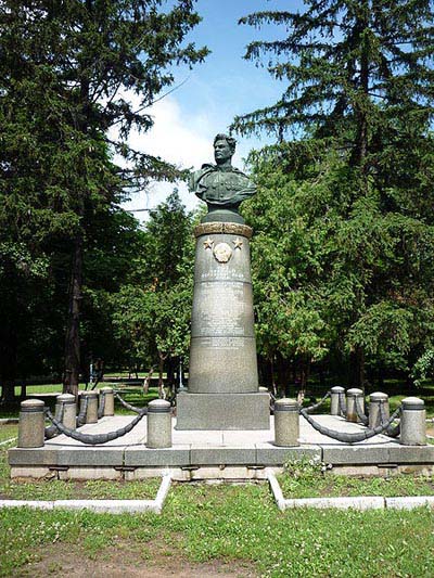 Monument Held van de Sovjet-Unie Ivan Chernyakhovsky #1