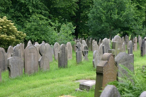 Oorlogsgraven van het Gemenebest St. Bartholomew Churchyard