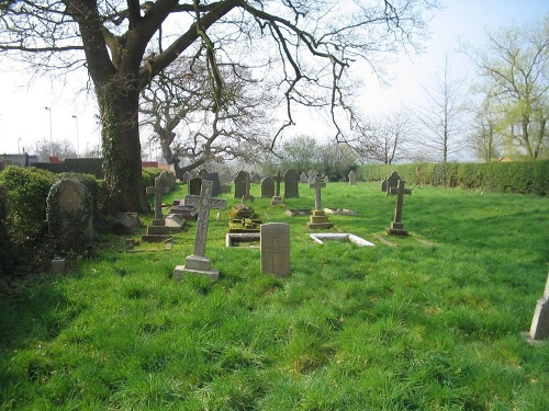 Oorlogsgraven van het Gemenebest St. Peter Churchyard and Extension #1