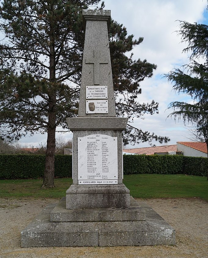 Oorlogsmonument La Tardire #1