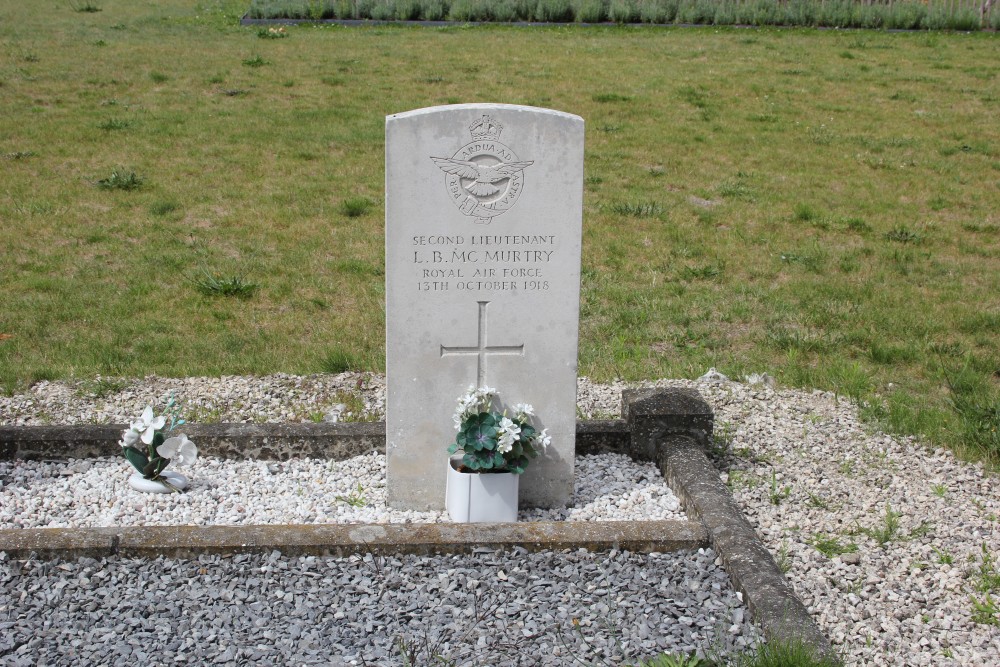 Commonwealth War Graves Oostrozebeke #3
