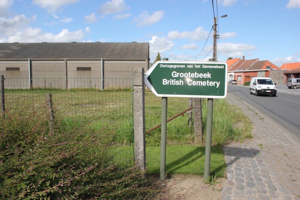 Commonwealth War Cemetery Grootebeek