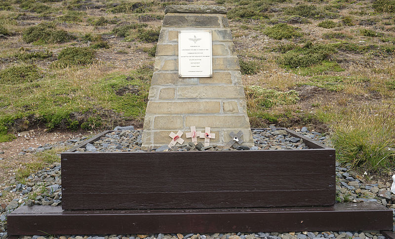 Monument Lieutenant-Colonel Herbert Jones VC OBE