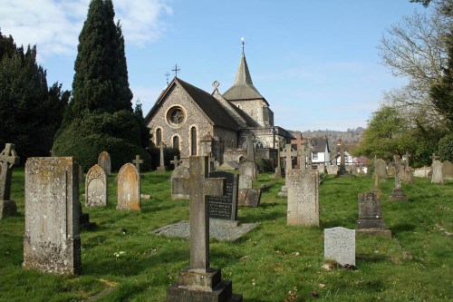 Oorlogsgraf van het Gemenebest St. Michael and All Angels Churchyard