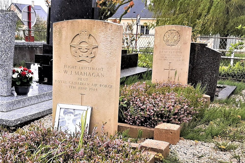 Oorlogsgraven van het Gemenebest Noyers-Bocage #1