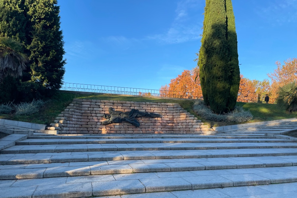 Monument Slachtoffers van de Bergkazerne Madrid #1