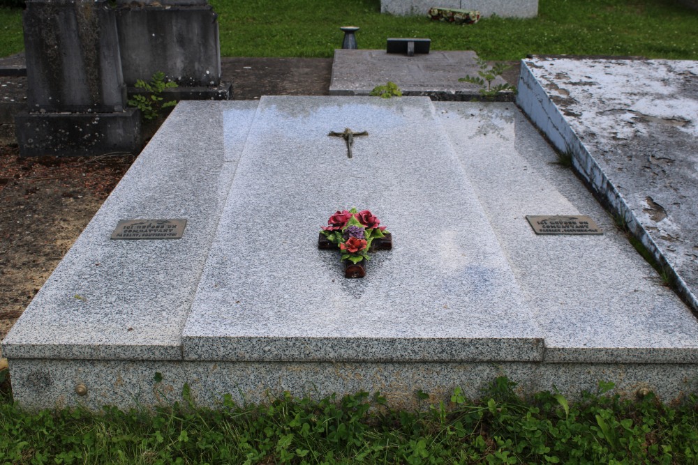 Belgian Graves Veterans Marbaix-la-Tour #2