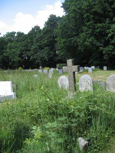 Commonwealth War Graves St Mary New Churchyard