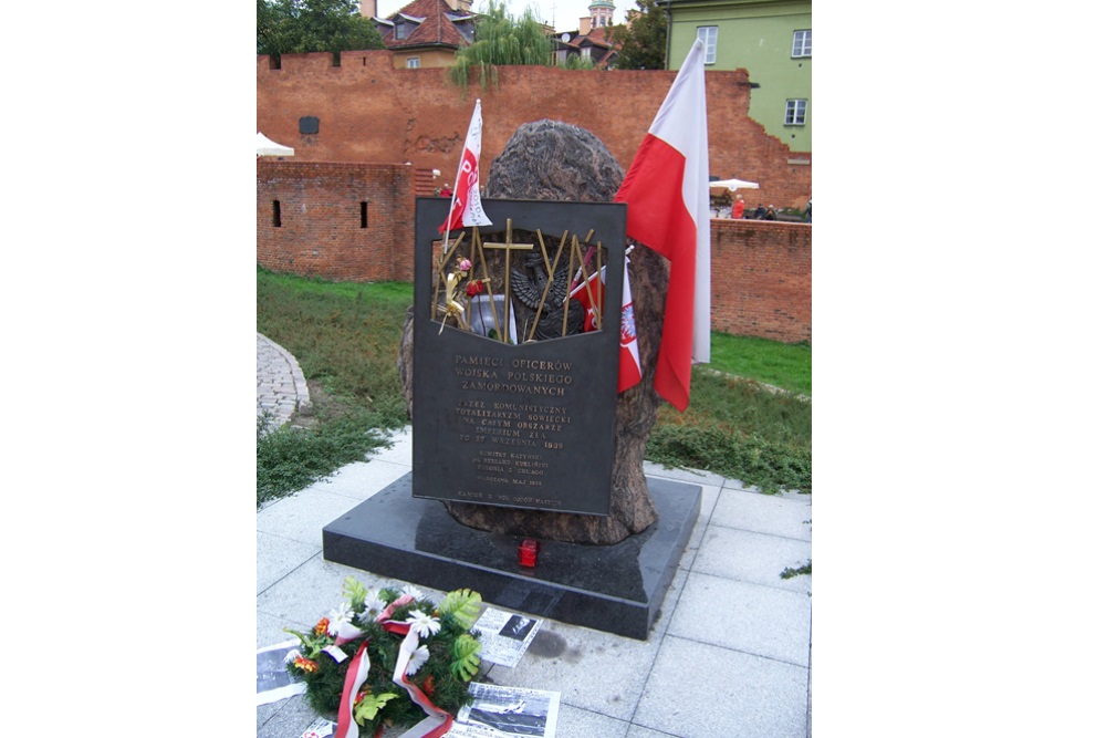 Monument Slachtoffers Katyn Warschau #1