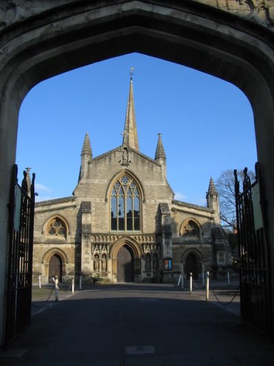 Commonwealth War Graves St. John the Baptist Churchyard