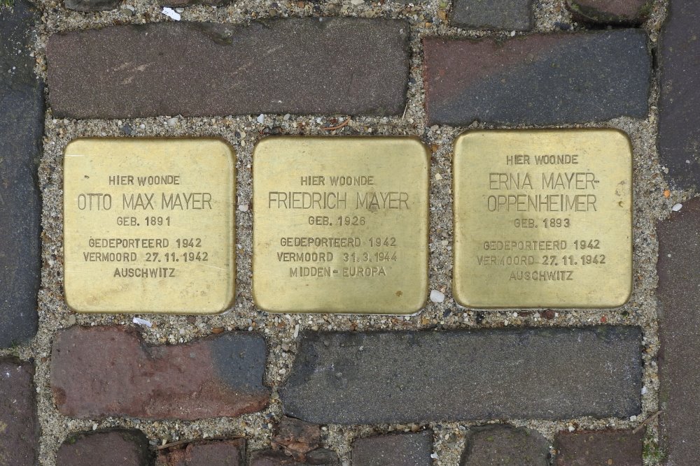 Stolpersteine Schoolstraat 18