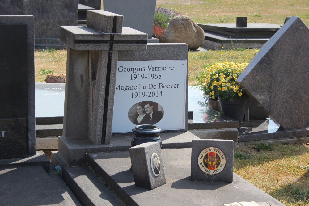 Belgian Graves Veterans Petegem-aan-de-Leie #2
