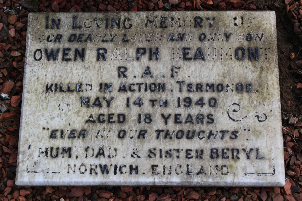 Commonwealth War Graves Dendermonde #2