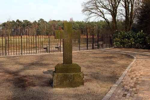 Remembrance Cross Vlierden #1