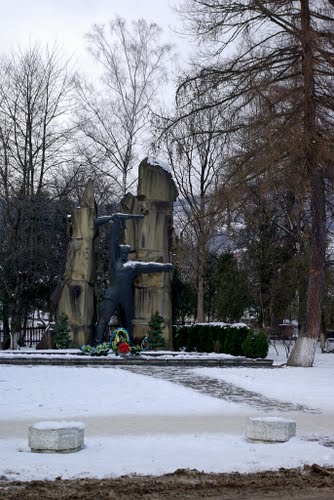 Mass Grave Soviet Soldiers & Partisans Yaremche #1